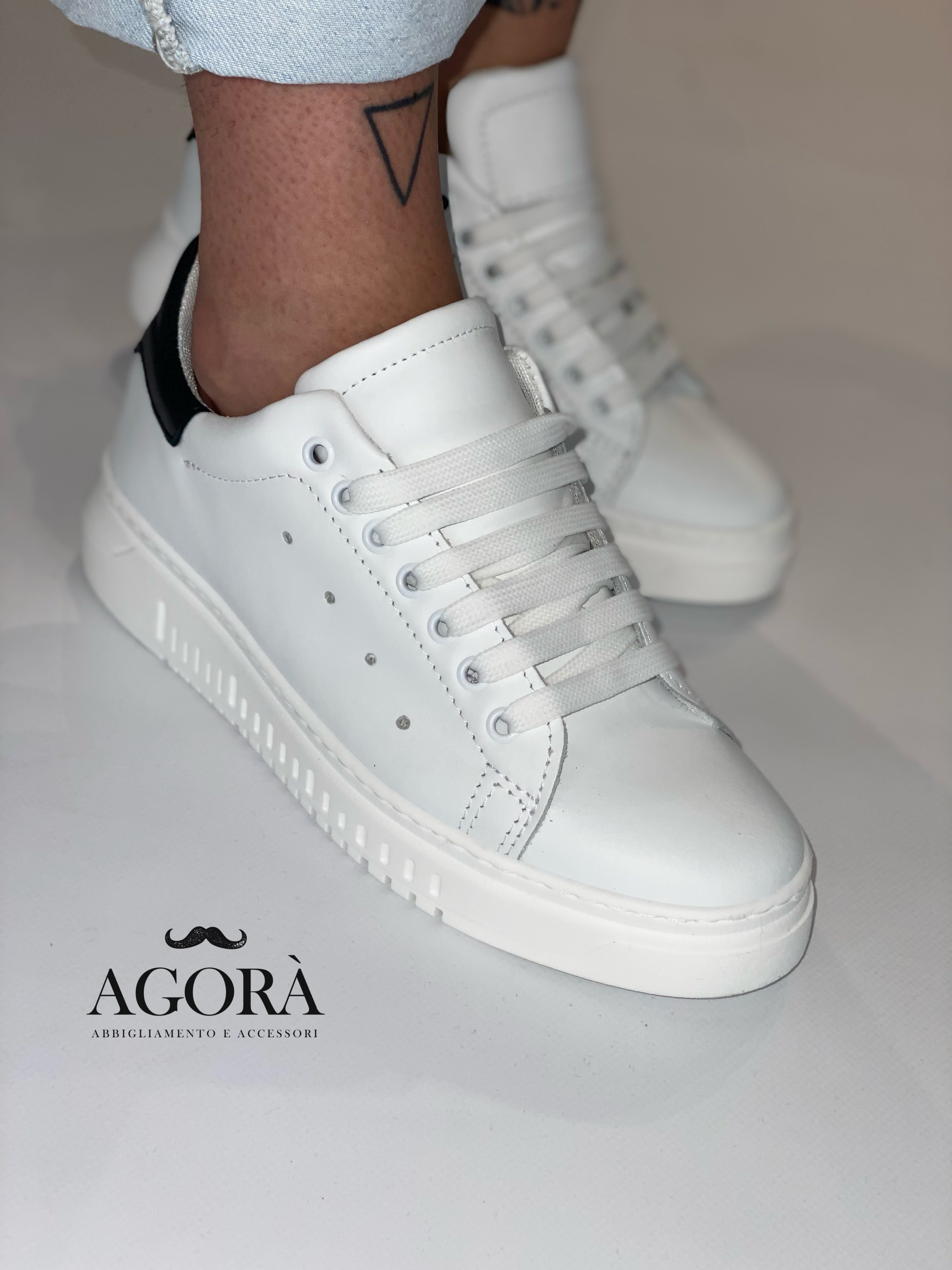 Scarpa somart bianca nero AR52